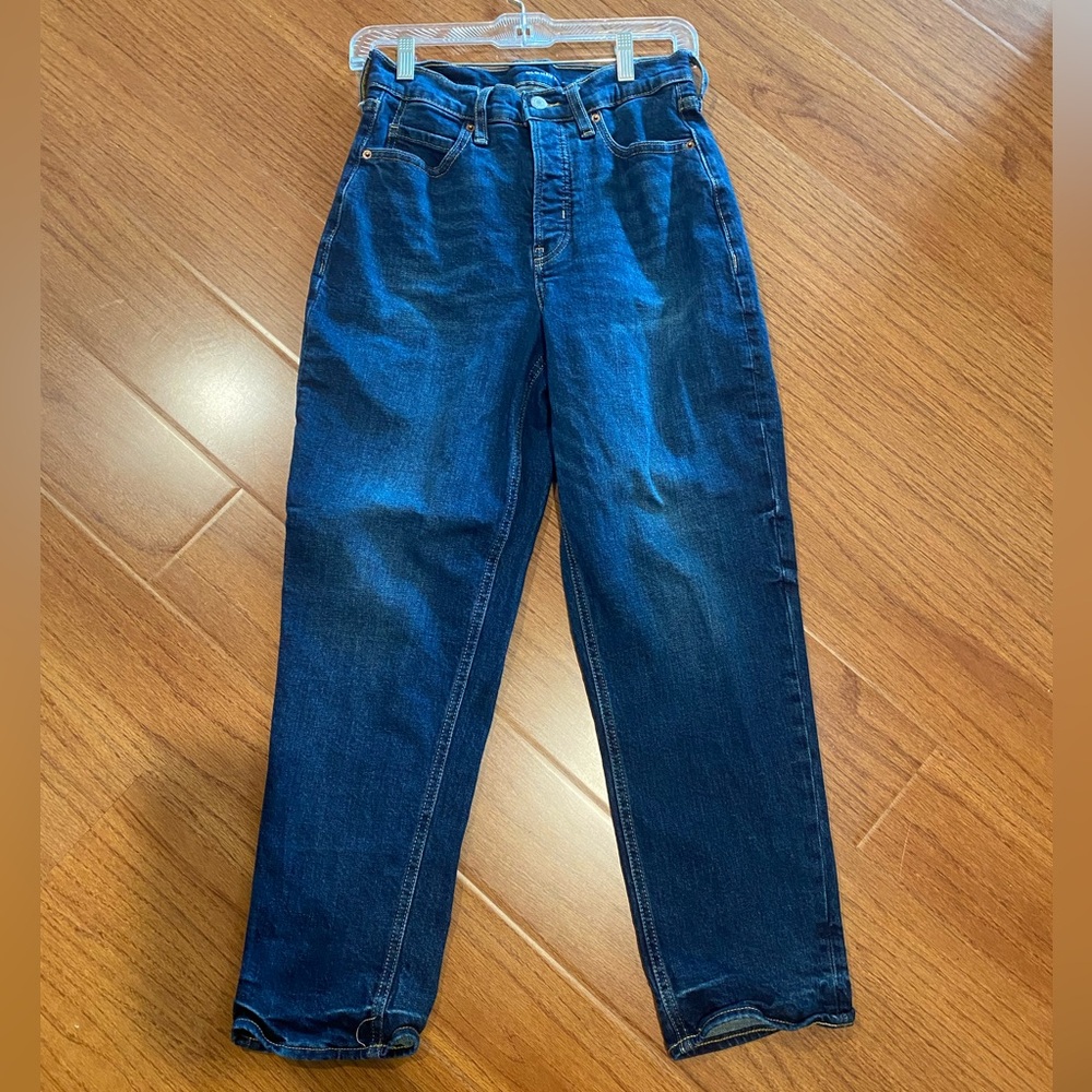 Old Navy Size 4 Straight Jeans